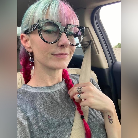 Meet your Posher, Mona lisa - Picture 2 of 15